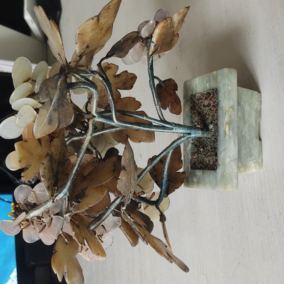 Chinese Vintage Jade Stone Carved Bonsai Tree with Jade and Rose Quartz - Picture 5 of 7